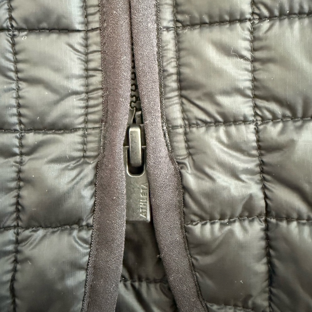 Athleta Quilted Jacket in Black - Picture 4 of 5
